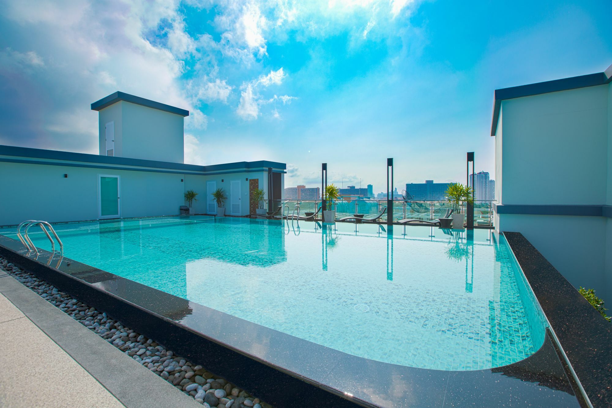 The Forest Hotel Pattaya Ban Nong Tabaek Buitenkant foto